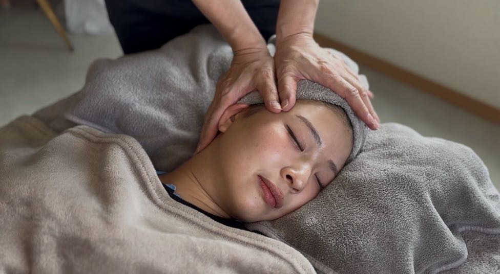 痛くないのに、確かな変化を目指す。眠っている間に受ける小顔矯正・美顔骨ケア